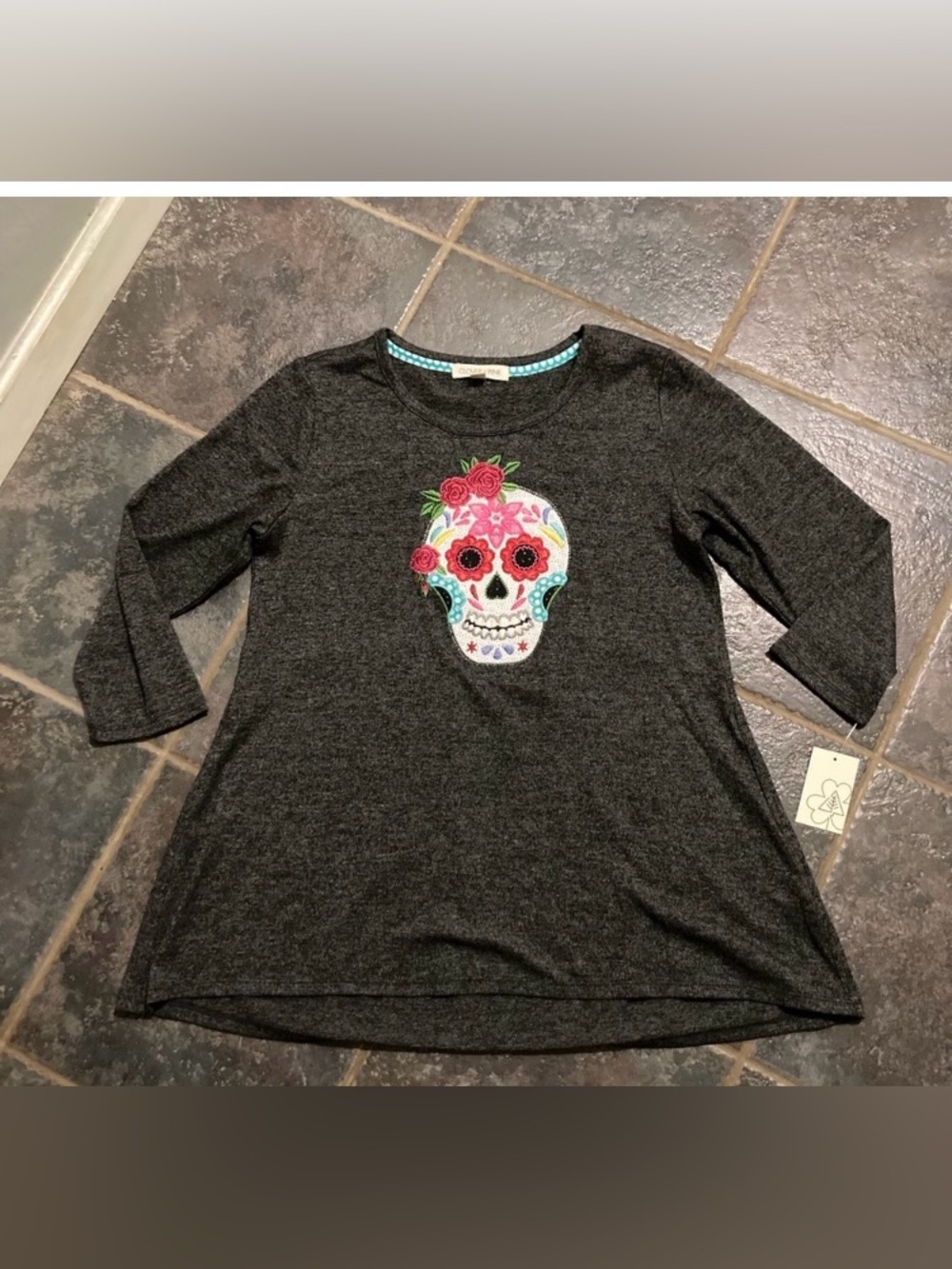 CLOVER & PINE Women's Dark Grey Day of the Dead Sugar Skull Top Size M